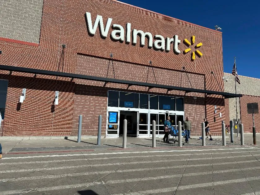 27298acd80fa4ee49ddde7101dac4ccb_main_walmart_layoffs_job_consolidation2c_39949