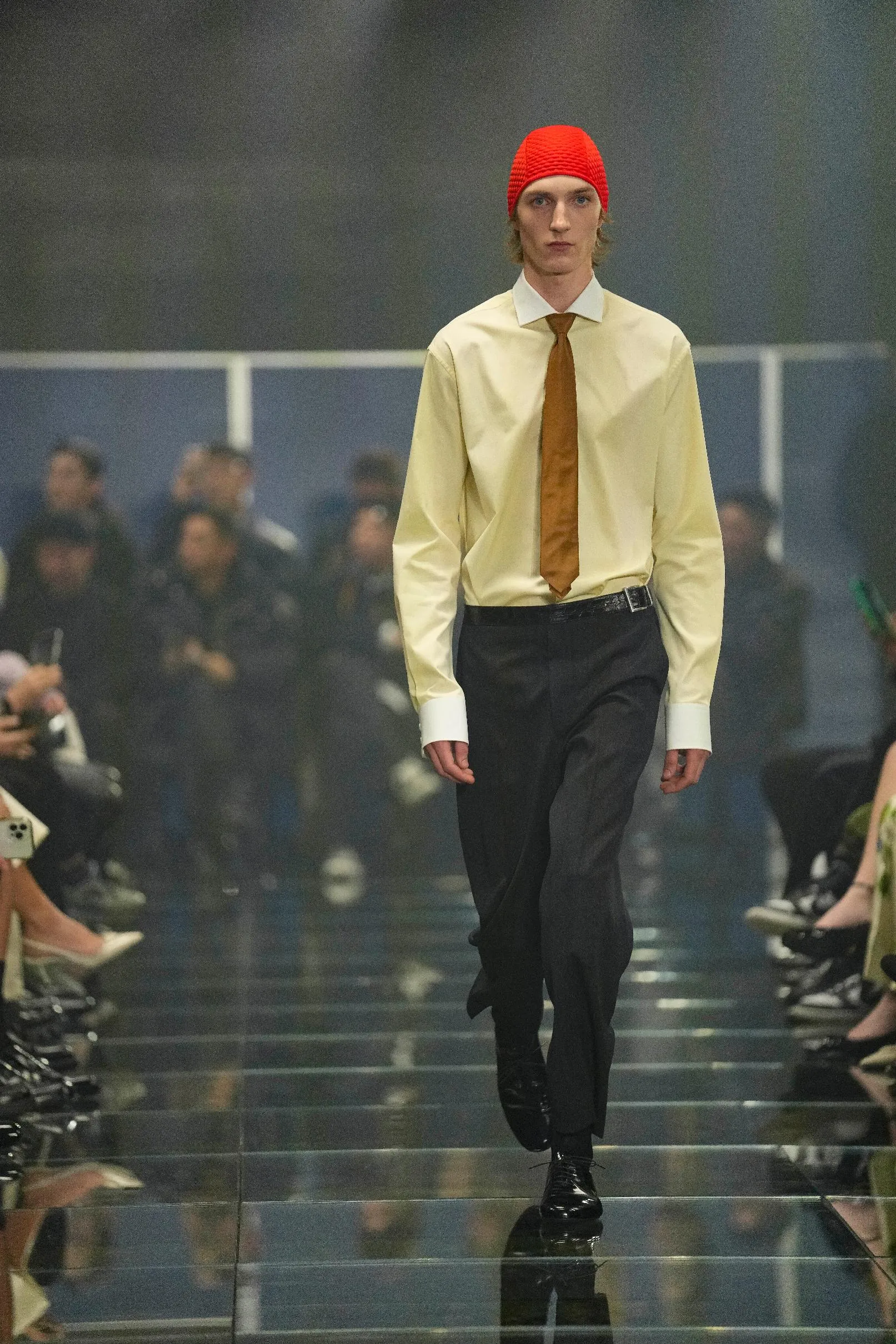 25fa9e8800df4e49bcd6fc481357c3b5_main_italy_fashion_f_w_24_25_prada_37600