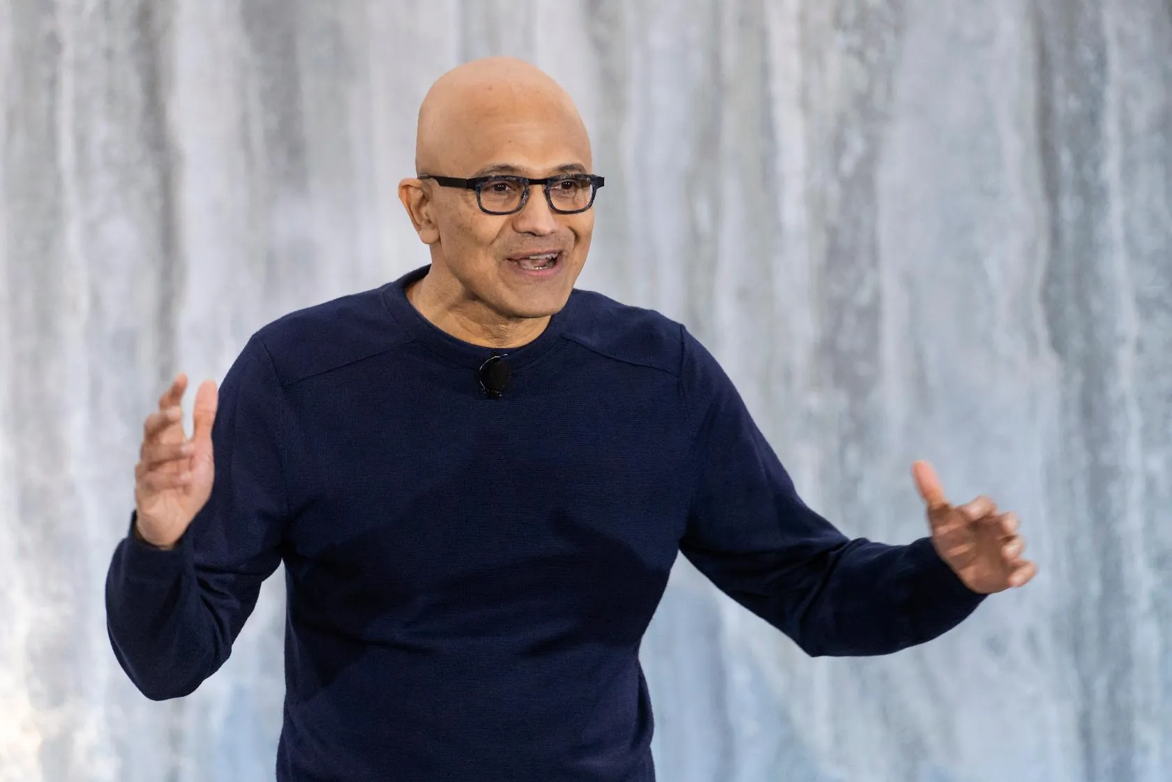 d70856e197144dcebda88c3e9aec8704_main_microsoft_ceo_nadella_91192