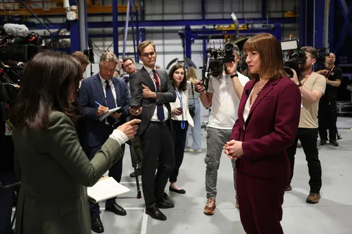 5ac63aaf9e254214983aa1f489e57435_preview_britain_economy_21178