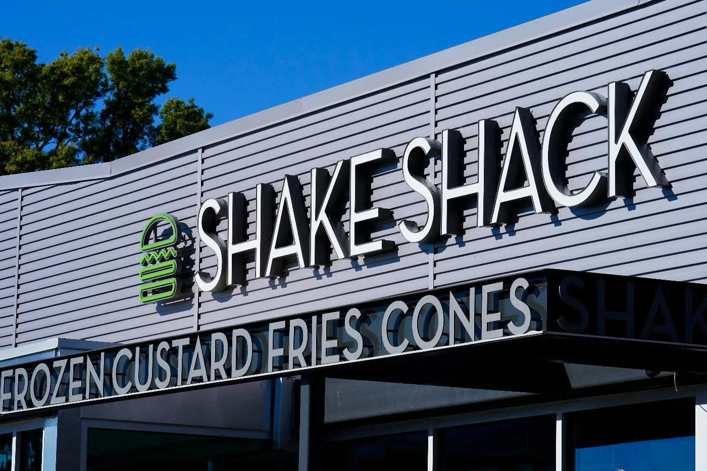 b0f6dd578d5d497db3381b52b36161c1_main_shake_shack_ceo_50058