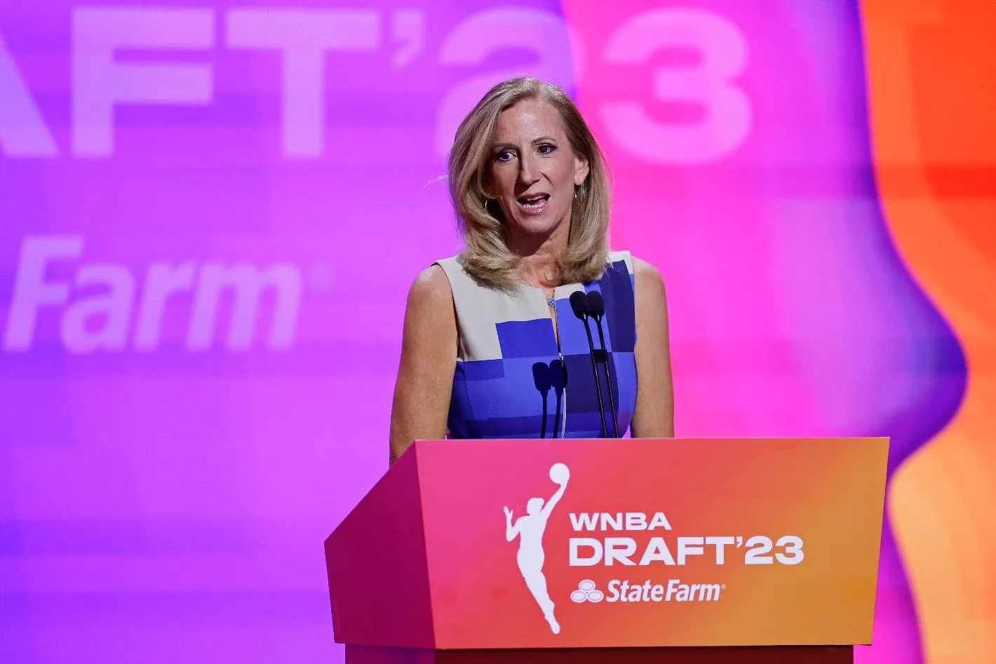 63e11a34508947838b3094500c497a93_main_wnba_draft_basketball_72434