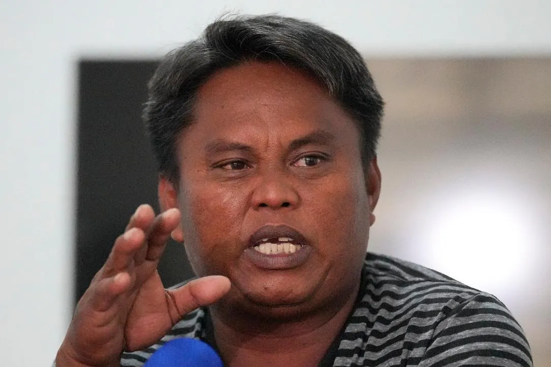 1a477fdb4c3e4a728809fd1e71734f7f_main_philippines_china_disputed_shoal_47274