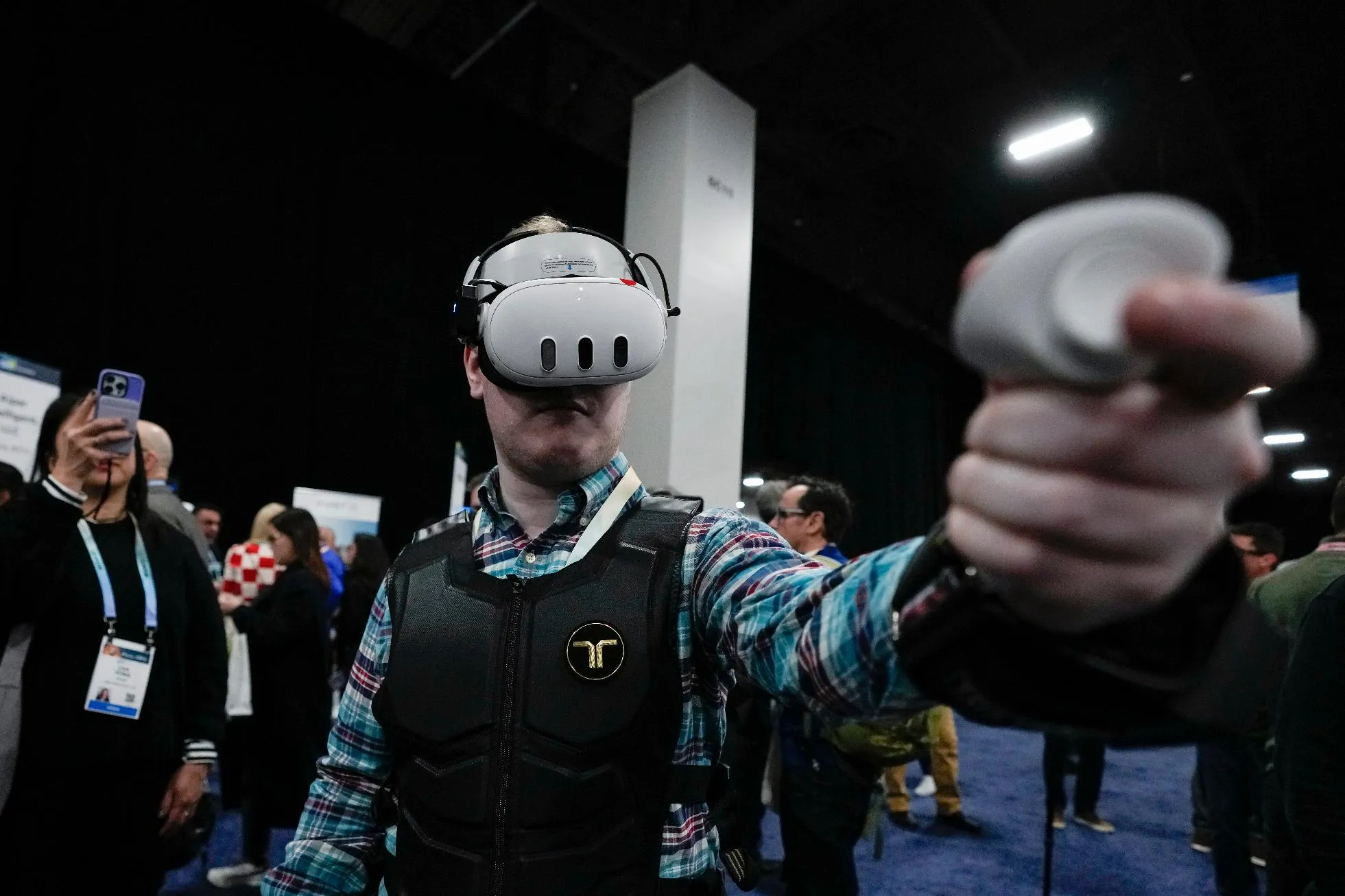 0233d266bcd34d9e85e48b5c4aaa3929_main_gadget_show_bhaptics_72468