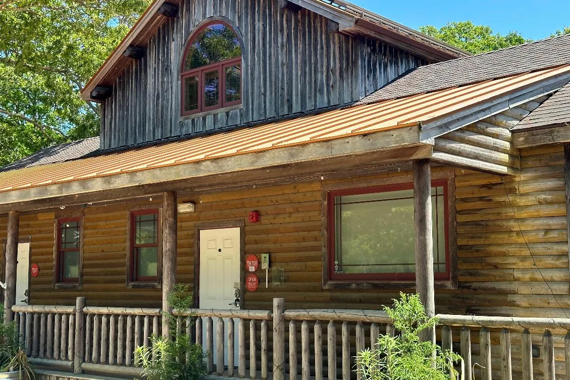 2341550c7c564b1f88f3edbbbae29ab2_main_martha27s_vinayard_pot_shortage_92438