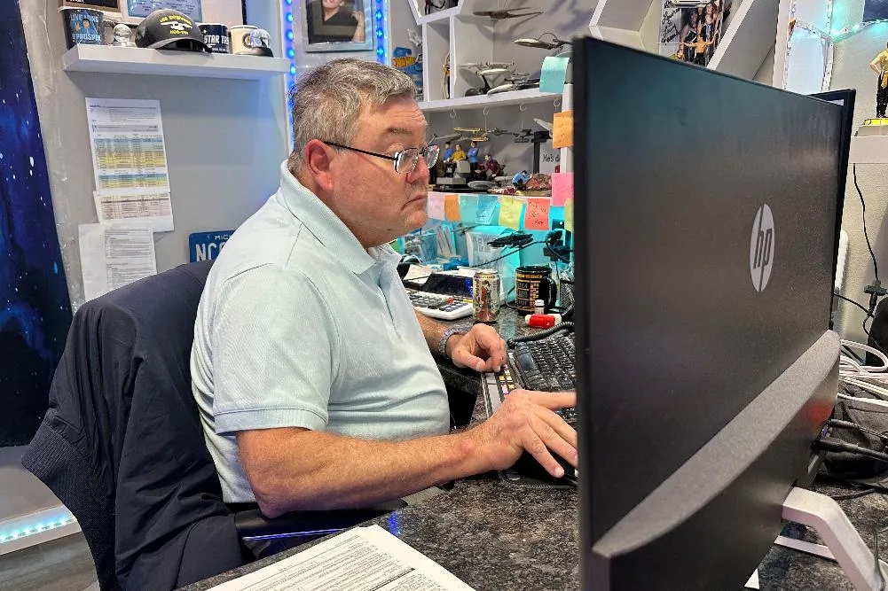 e60578b46af04d9983aea0557ab49a2b_main_financial_wellness_tax_season_mental_health_29068