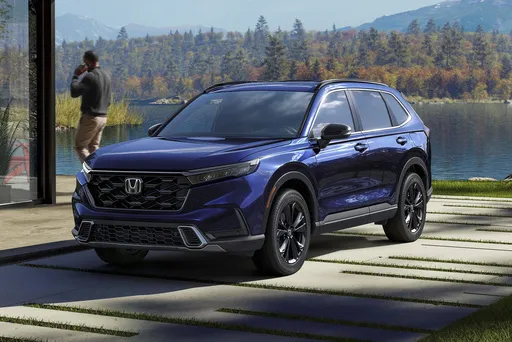 f3d516466f6141fcaa7b6eff239a967e_preview_behind_the_wheel_84254