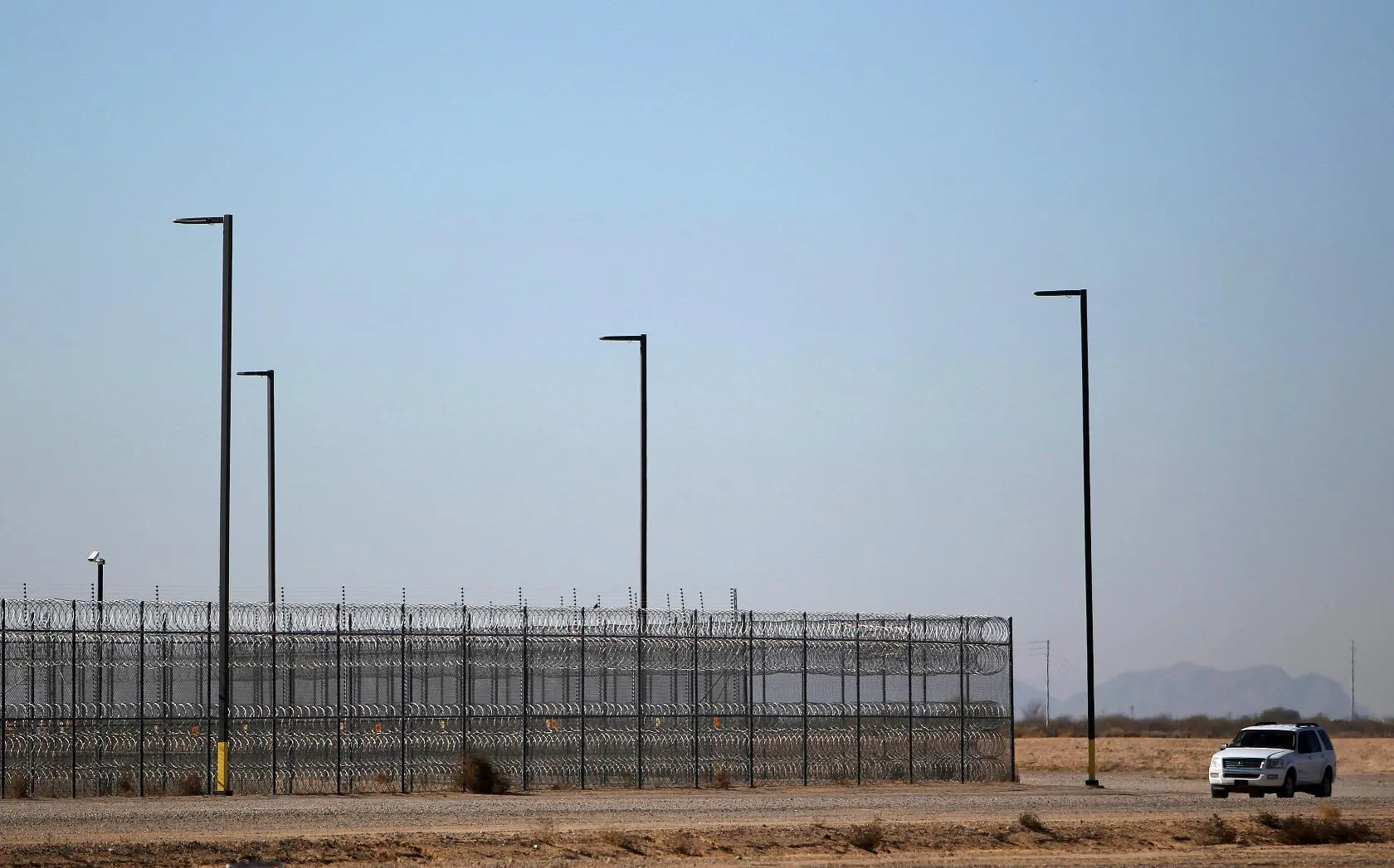 7ad3251622d74ccea21924f8f1fdf915_main_immigration_detention_bond_lawsuit_32963