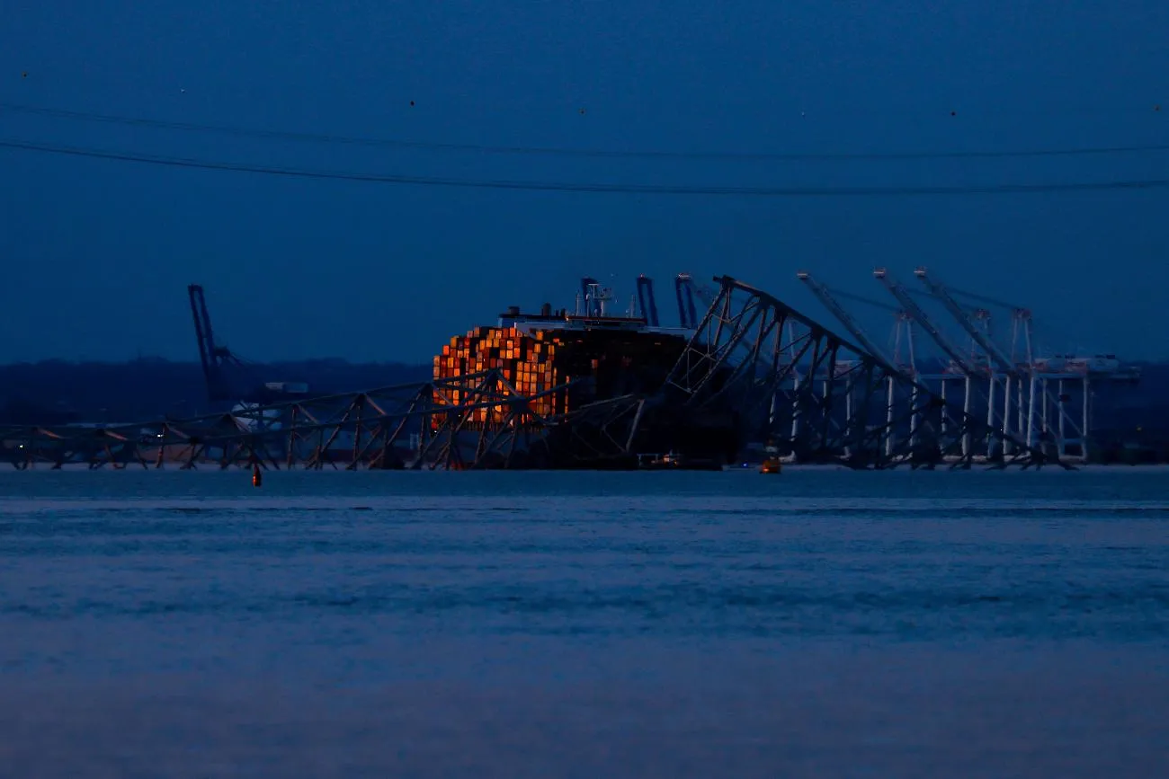 1089d8e01d924314b76c8e32df342a8a_main_aptopix_maryland_bridge_collapse_90720