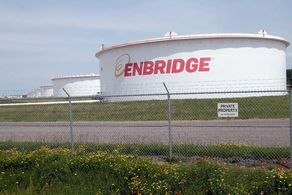 66183e81f1a6420fb12ad70679406ba2_main_enbridge-pipeline_13813
