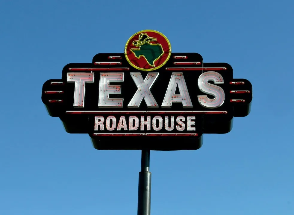 Texas-Roadhouse-TXRH-Stock-min