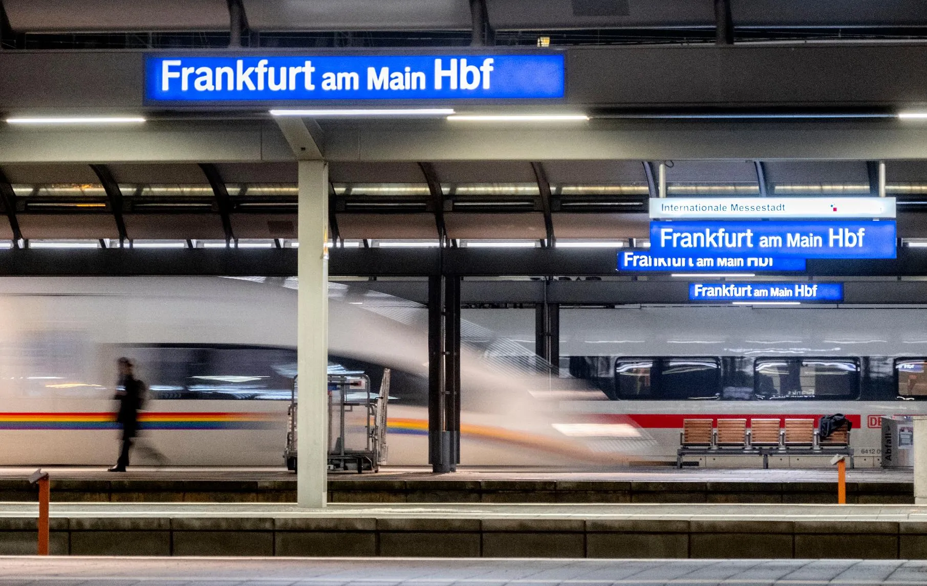 da571568812b42158fb7e5c0ed1e525d_main_germany_rail_strike_28562