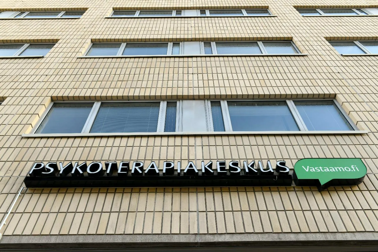 8c41d483030a4c12b288c570281ffdde_main_finland_hacking_psychotherapy_center_24453