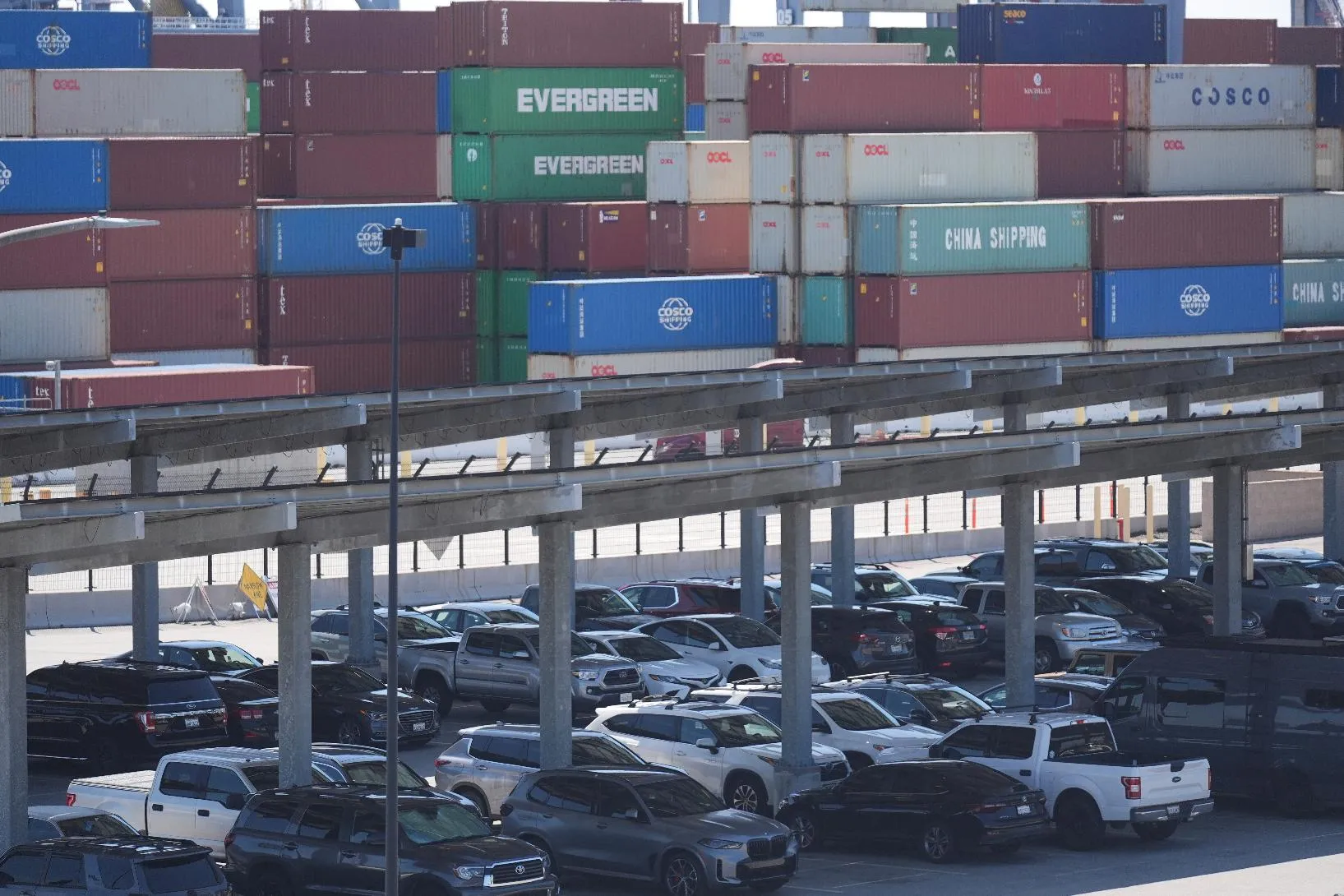 edd5524b7aa140fcae3a92ebdf395f8c_main_trump_tariffs_46038