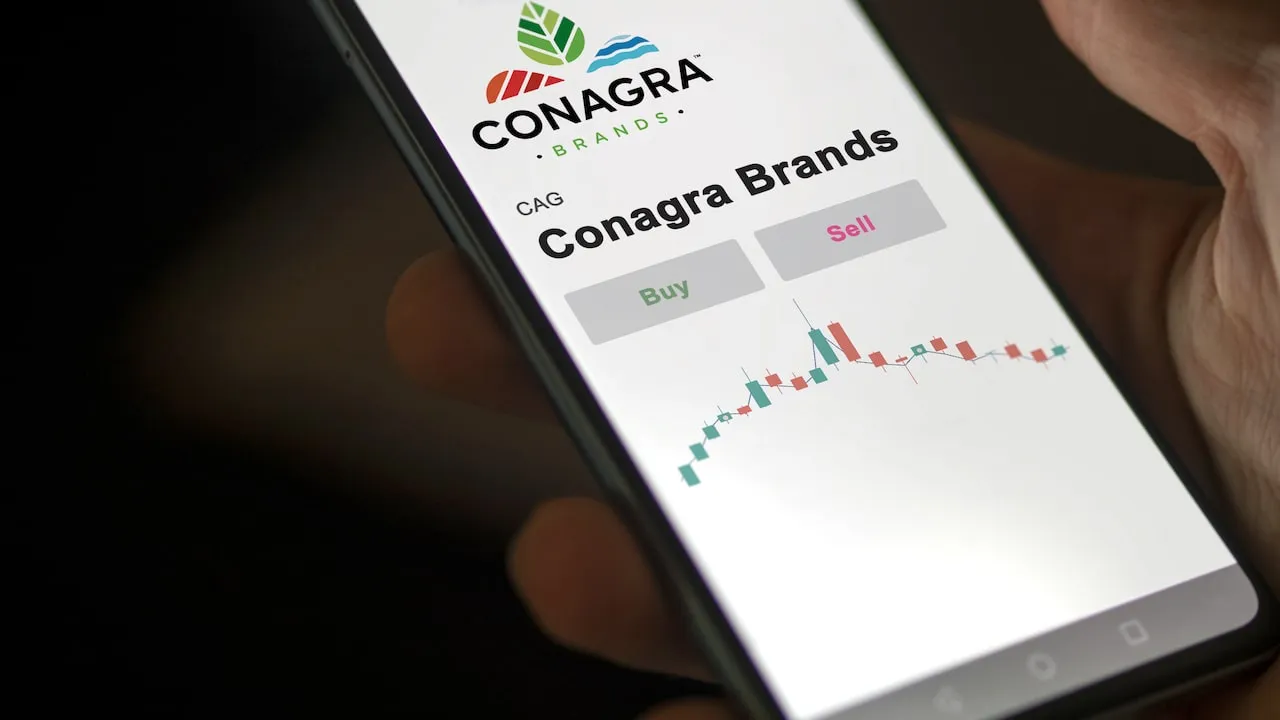 conagra-brands-stock-cag-min