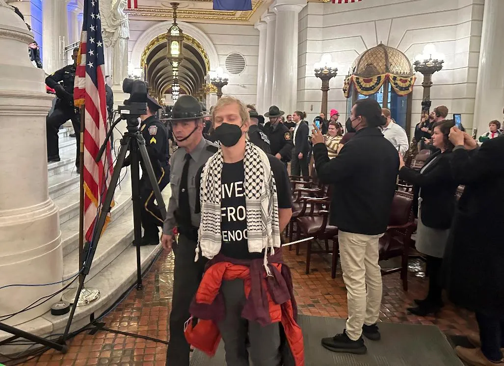5757f42116124c76b46946c3b9b25949_main_pennsylvania_capitol-israel_protests_85449