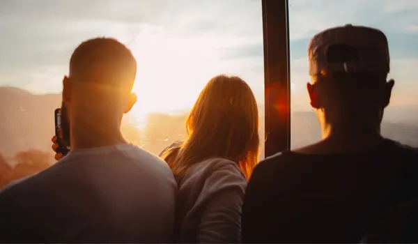 ForeverYoung_ContentImage_1_6bfdbd09f427aa019b8fdb9cc093b7ff_800