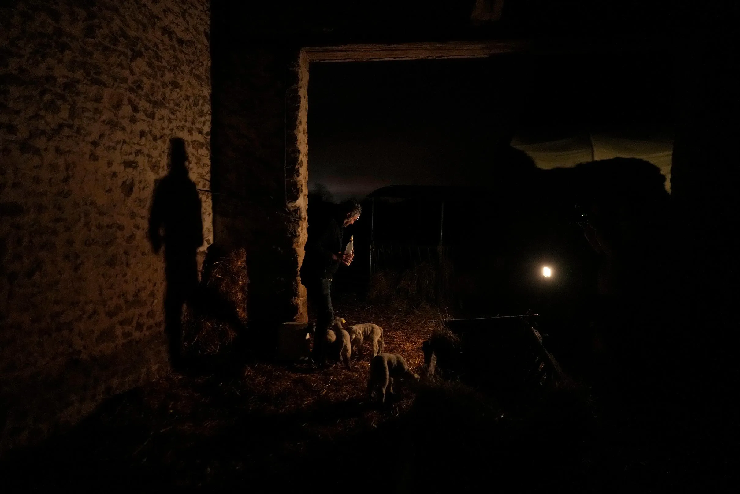 de189e031ddb43d09f890d6ae98a9cb7_main_europe_farmer_protests_68397