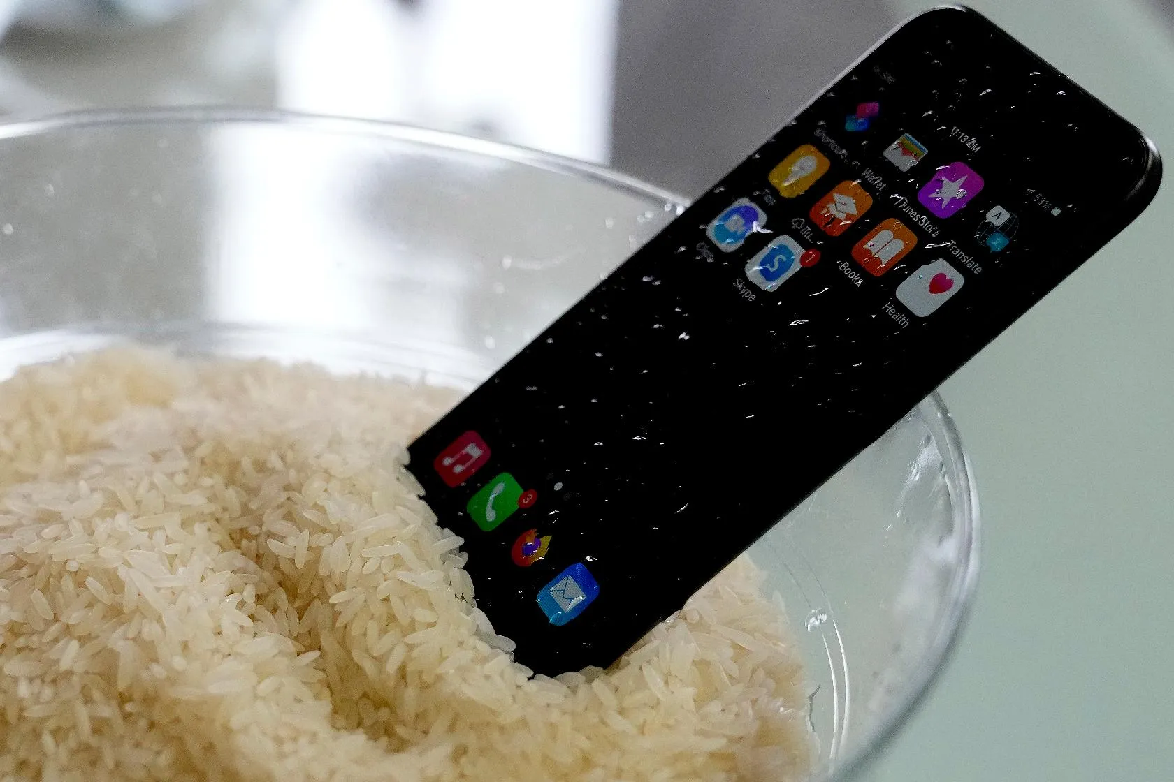 66f4de75dcf64480a5a9fc09bb31f1be_main_one_tech_tip-no_rice_for_device_14792