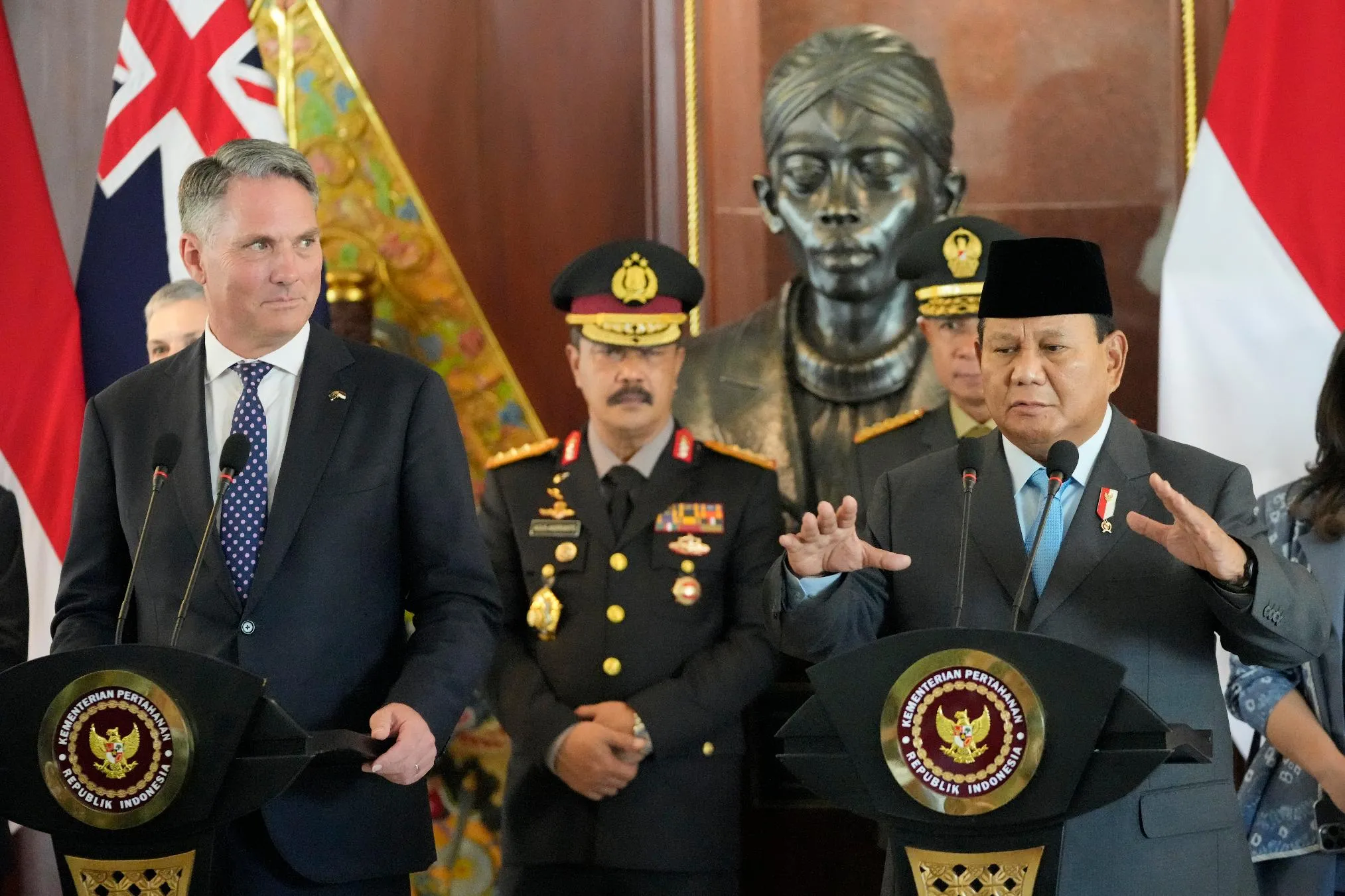 f9d1e0640a114a58b3750429f3e19fcb_main_indonesia_australia_36966