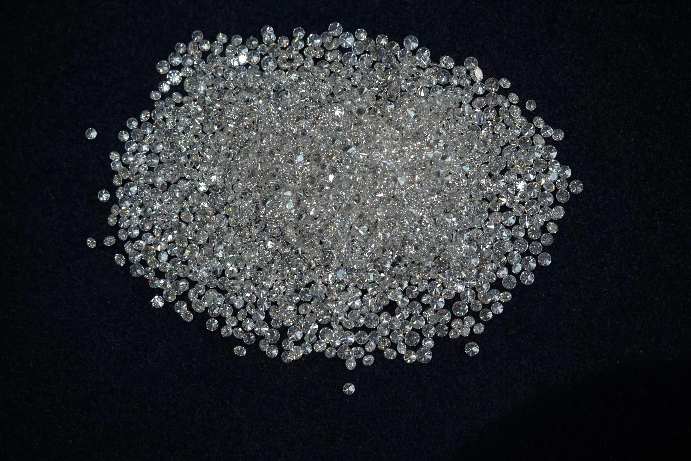 9b8f1e11421549c1a0a6ad7b1a02dbf6_main_climate_lab_grown_diamonds_23183