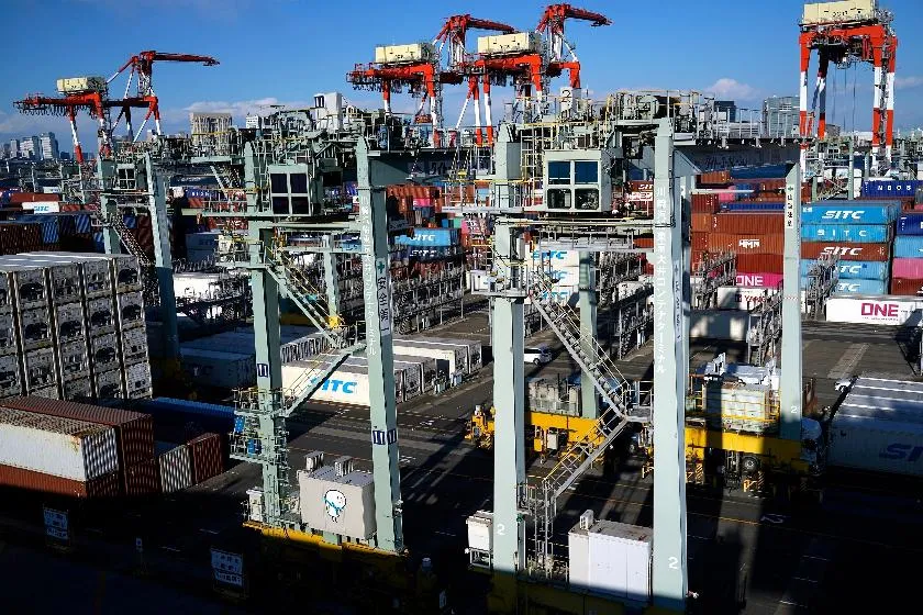 e2fe54057bfe4e13b05b2e5b235ebf93_main_japan_trade_25711