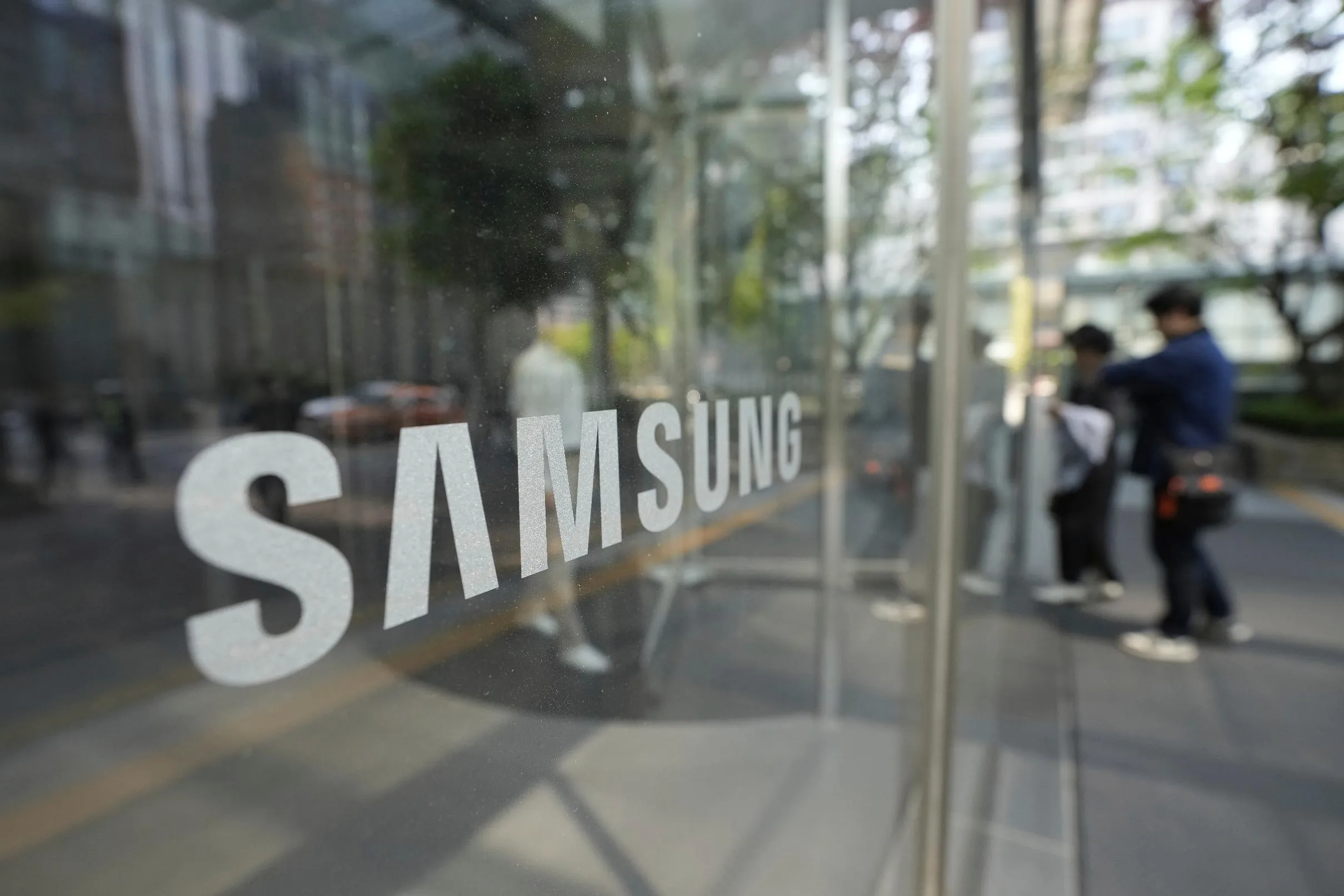 252a1f82a8f34f2ab2e2f4cd2ac78f26_main_south_korea_samsung_earnings_05411
