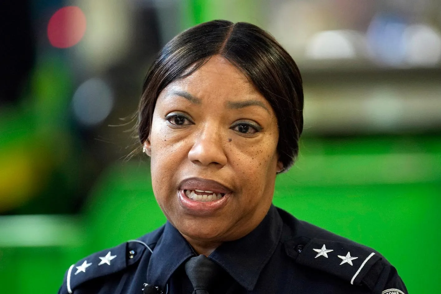 2103fda148a4463c883815e9d40f22f3_main_china_trade_small_parcel_19052