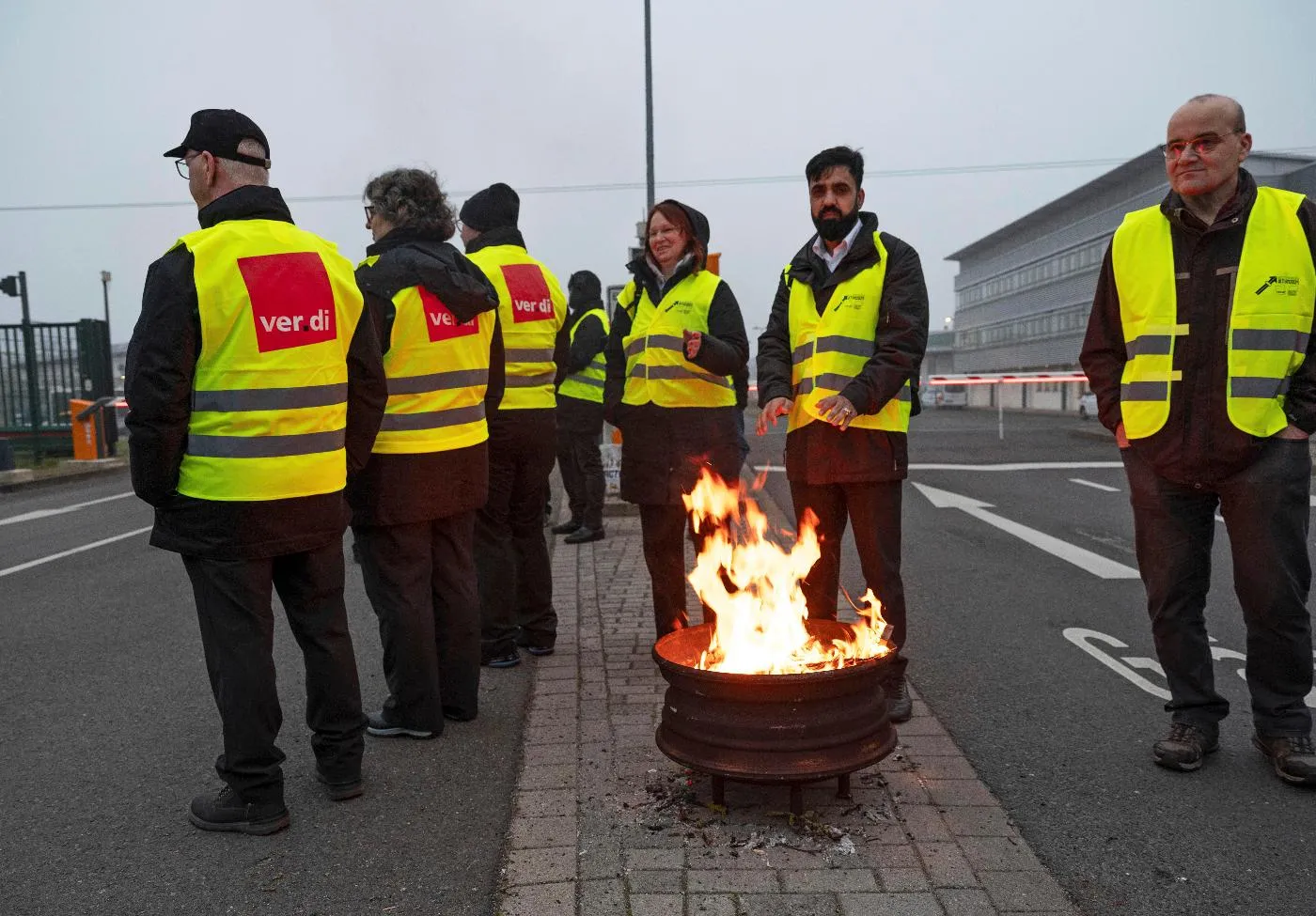 615f9d6e4d634a5fb26fcad591f3a8ef_main_germany_transport_strike_89941
