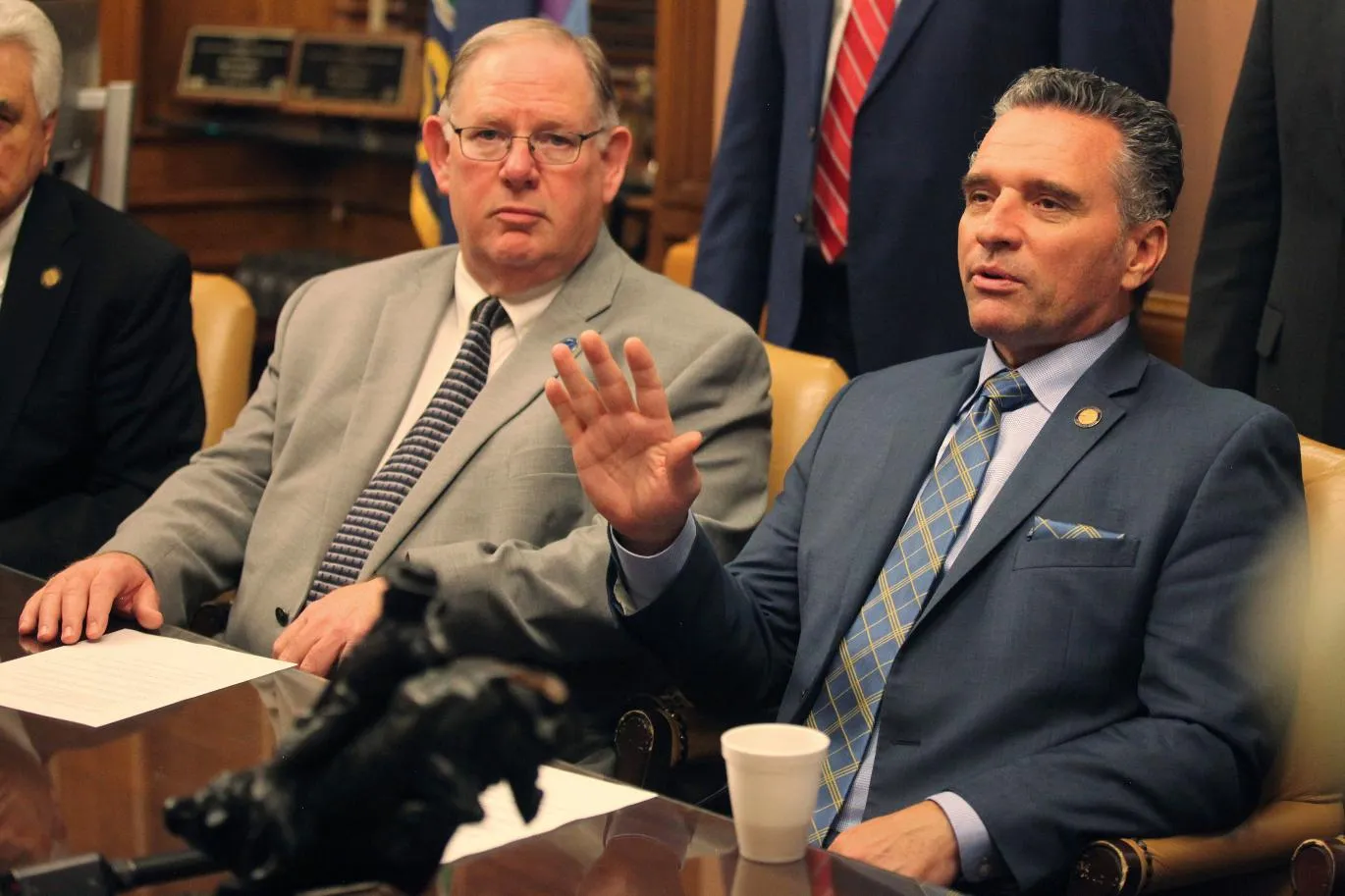 8aa4e0cda15e4c6d92a58b813ca314fb_main_chiefs_royals_new_stadiums_kansas_17061