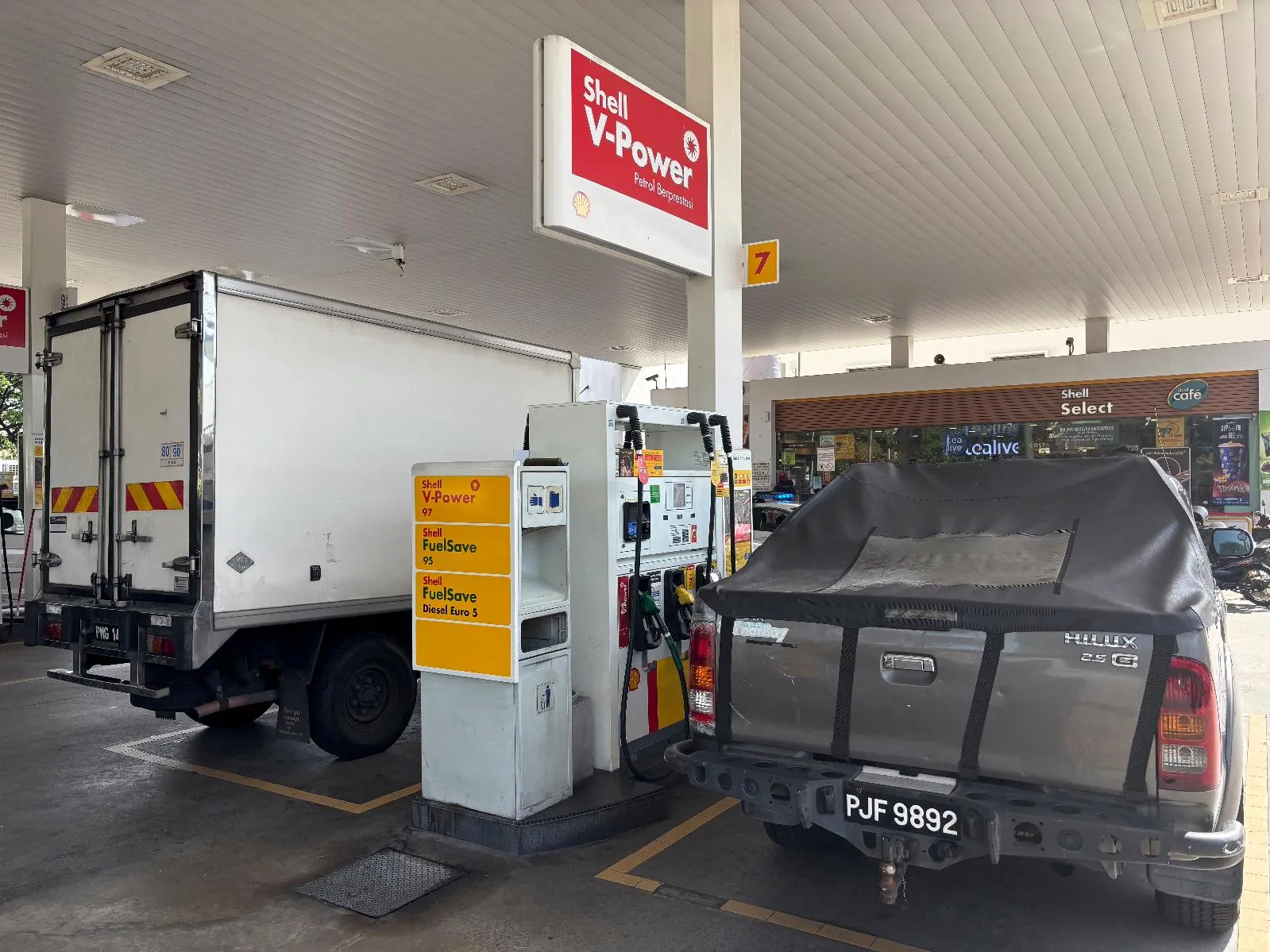 cbd9b629edaa497fafbf5b28fb5557bd_main_malaysia_fuel_subsidy_97059