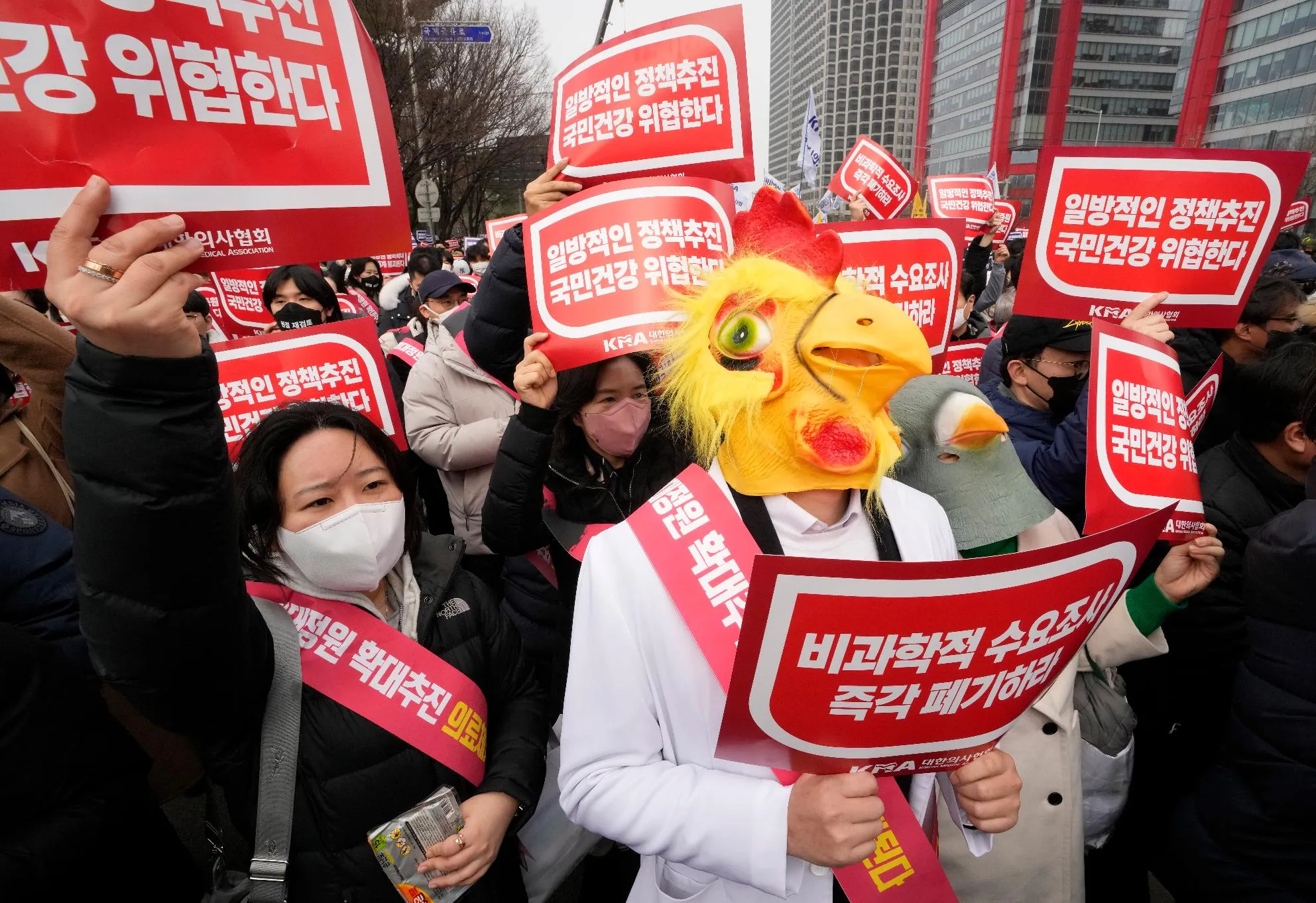 1d5927d9550f4d0f8b96bf9fb3474857_main_south_korea_doctors_protest_21286