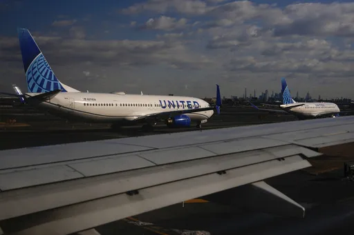 7825b3d285de4dd3af39f22e38c2e60e_preview_united_jetblue_14797