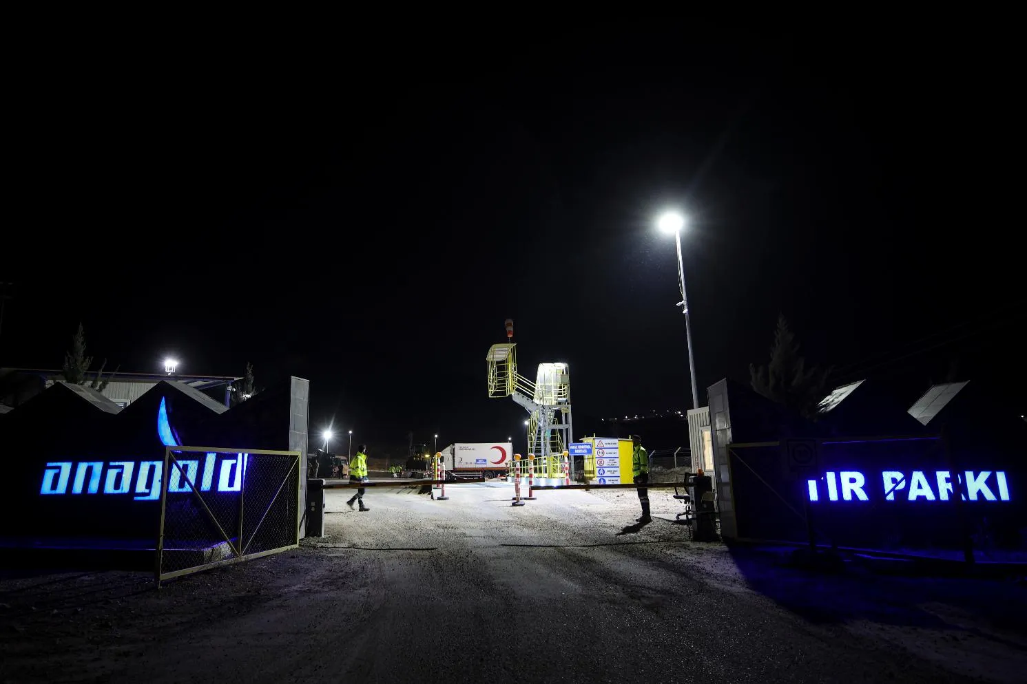 44aea43726bb4b42af34261c31f1d1d5_main_turkey_mine_landslide_81396