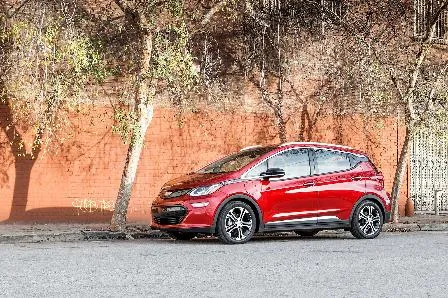 cdcb6d363eeb4e2ebf94acf5ffdcc1ba_main_behind_the_wheel_49893