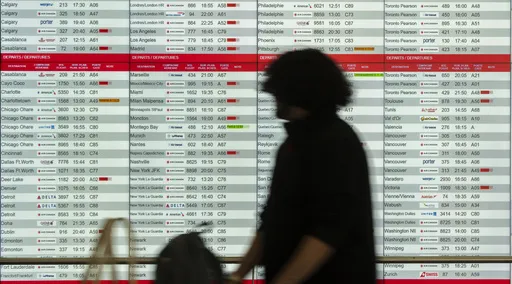 51071843b423491195ef716b7960588a_preview_canada-air-canada-flight-attendants_07429