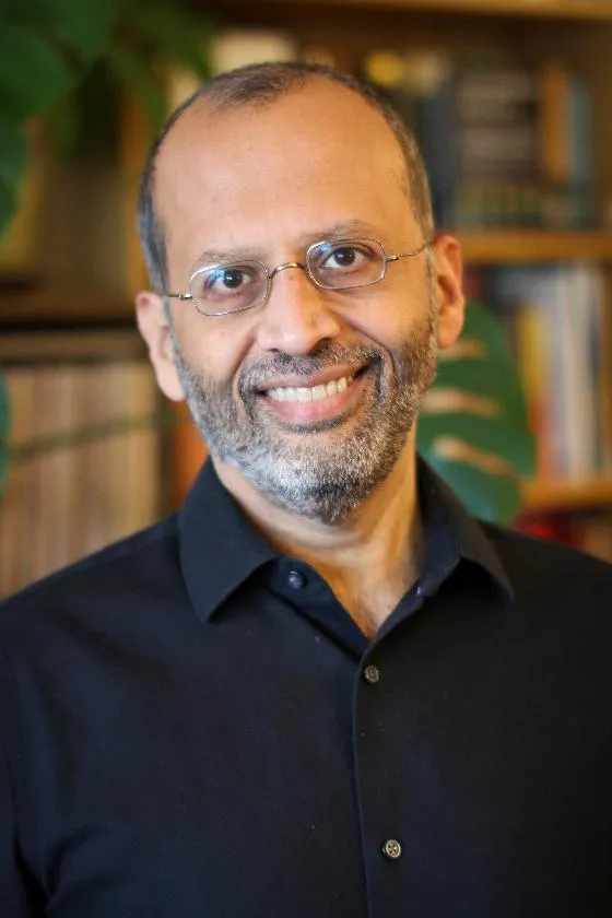 7937f106d1d34677bafb314df1cb7b4c_main_danielsjpb_-0206_deepak_bhargava_04489