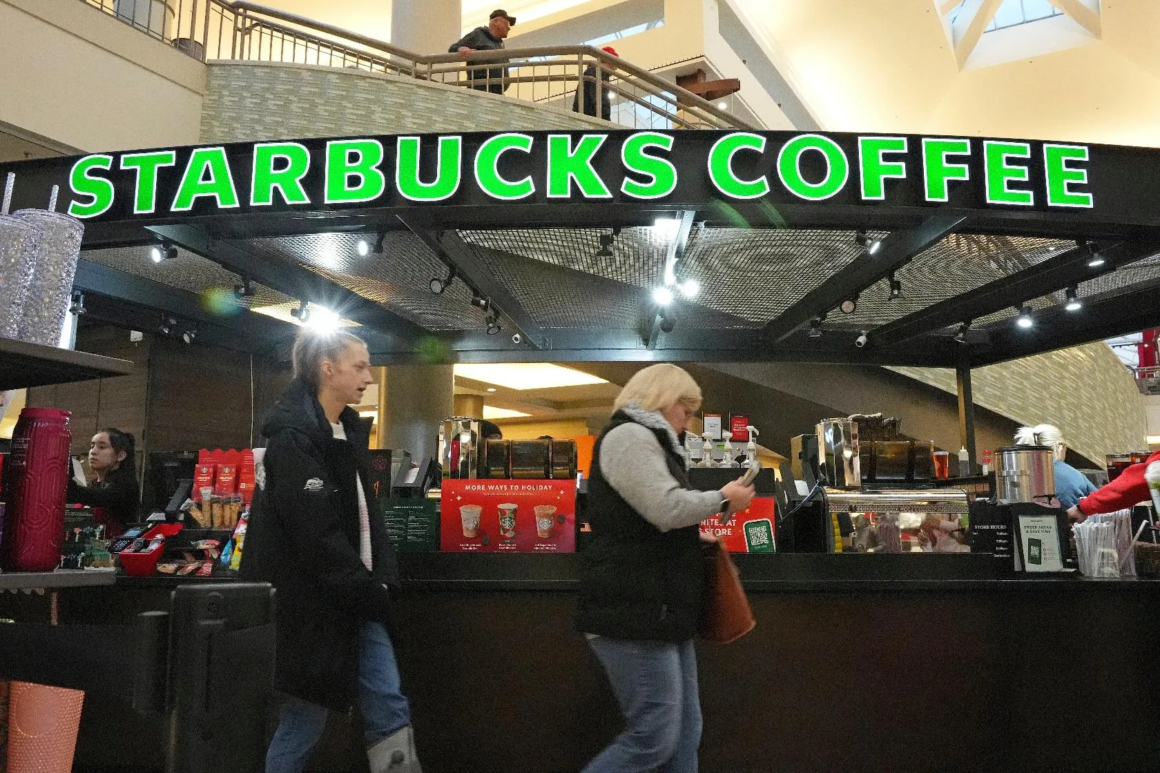4400f635650c408fadf76108f9c186ae_main_starbucks-layoffs_73699