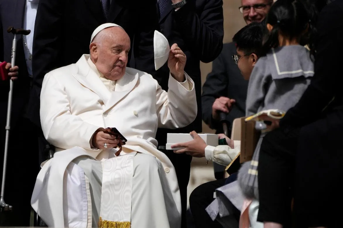 0226f919c64b4aa99b5af9b9a5eac974_main_vatican_pope_25283