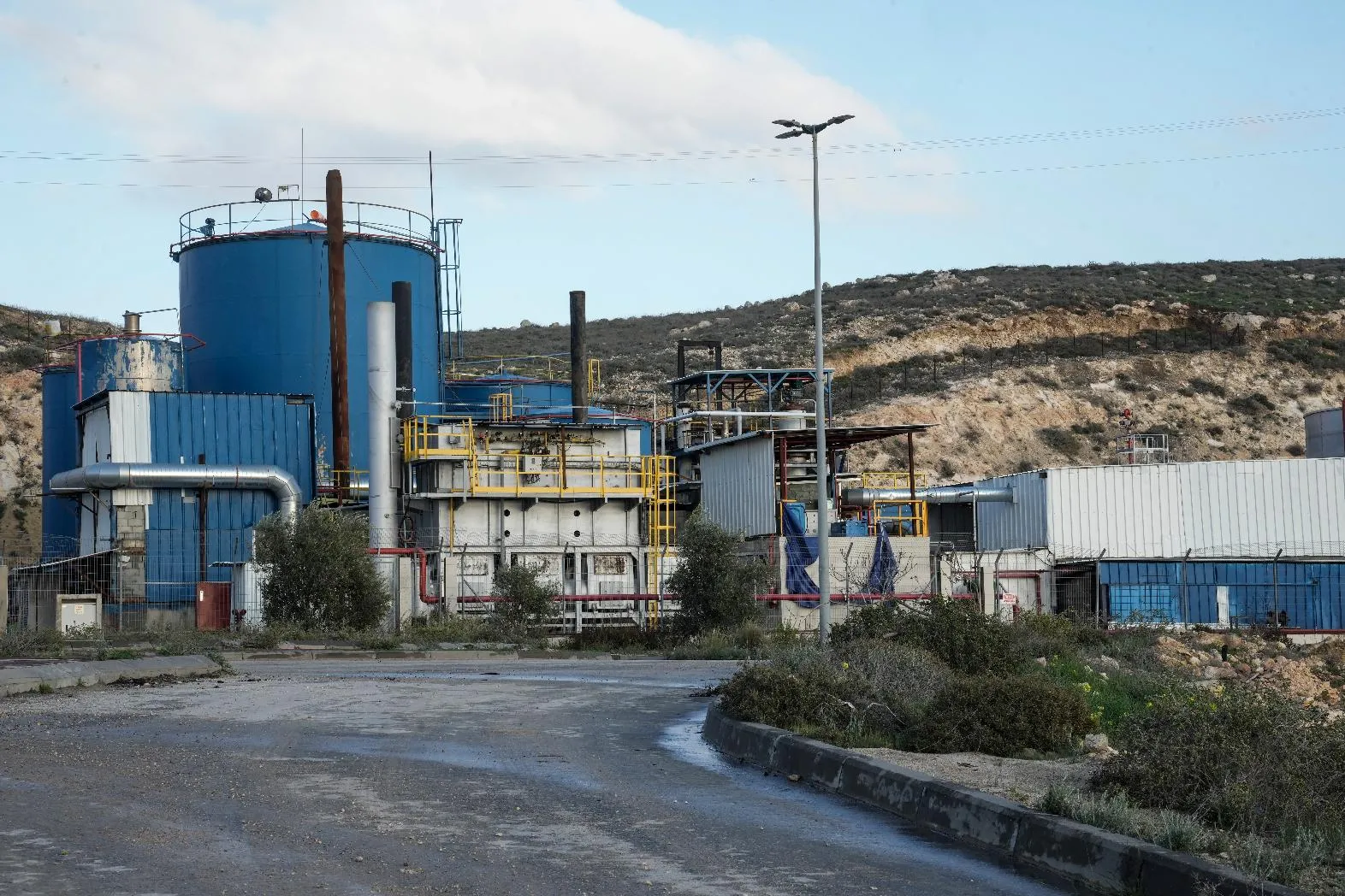 864dadf9a98c403bb441975e1725a684_main_israel_palestinians_settlers_online_fundraisers_11096