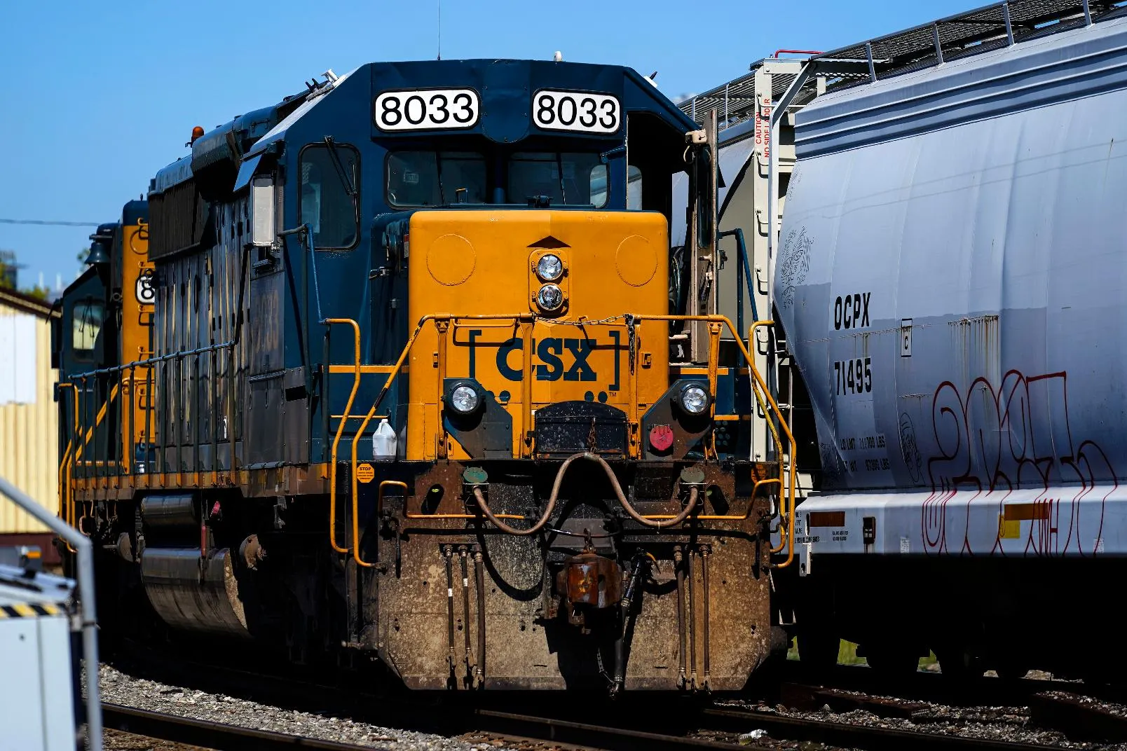 2c19cc083c7e496ca503de9605adb829_main_earns_csx_60404