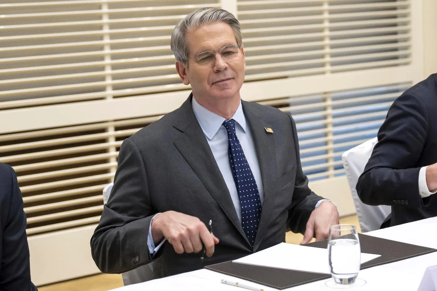 11a43f7a51e44c9a81a9b2044f0ce5a0_main_switzerland_us_bessent_75790