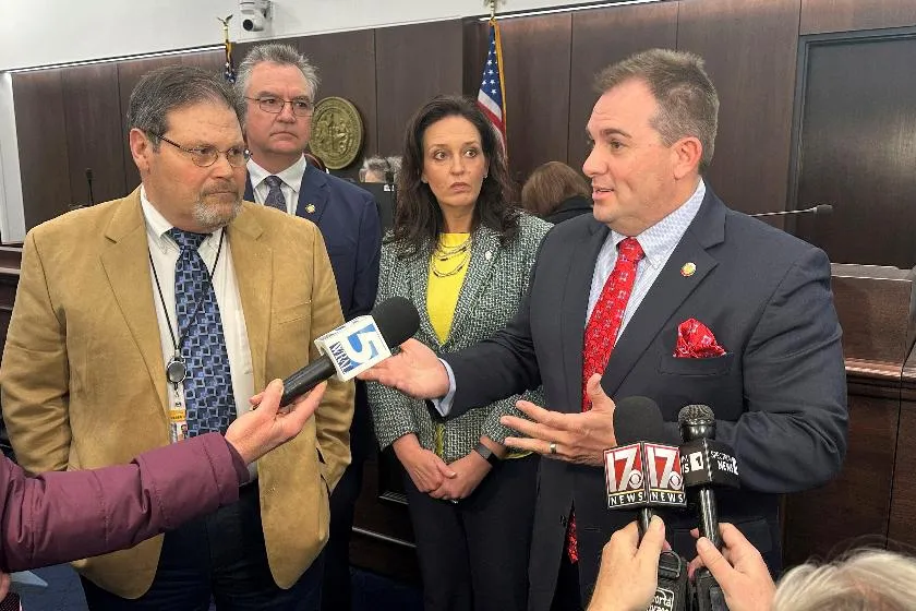 67c12ad433424963a992de51f528aacc_main_hurricane_recovery_north_carolina_22002