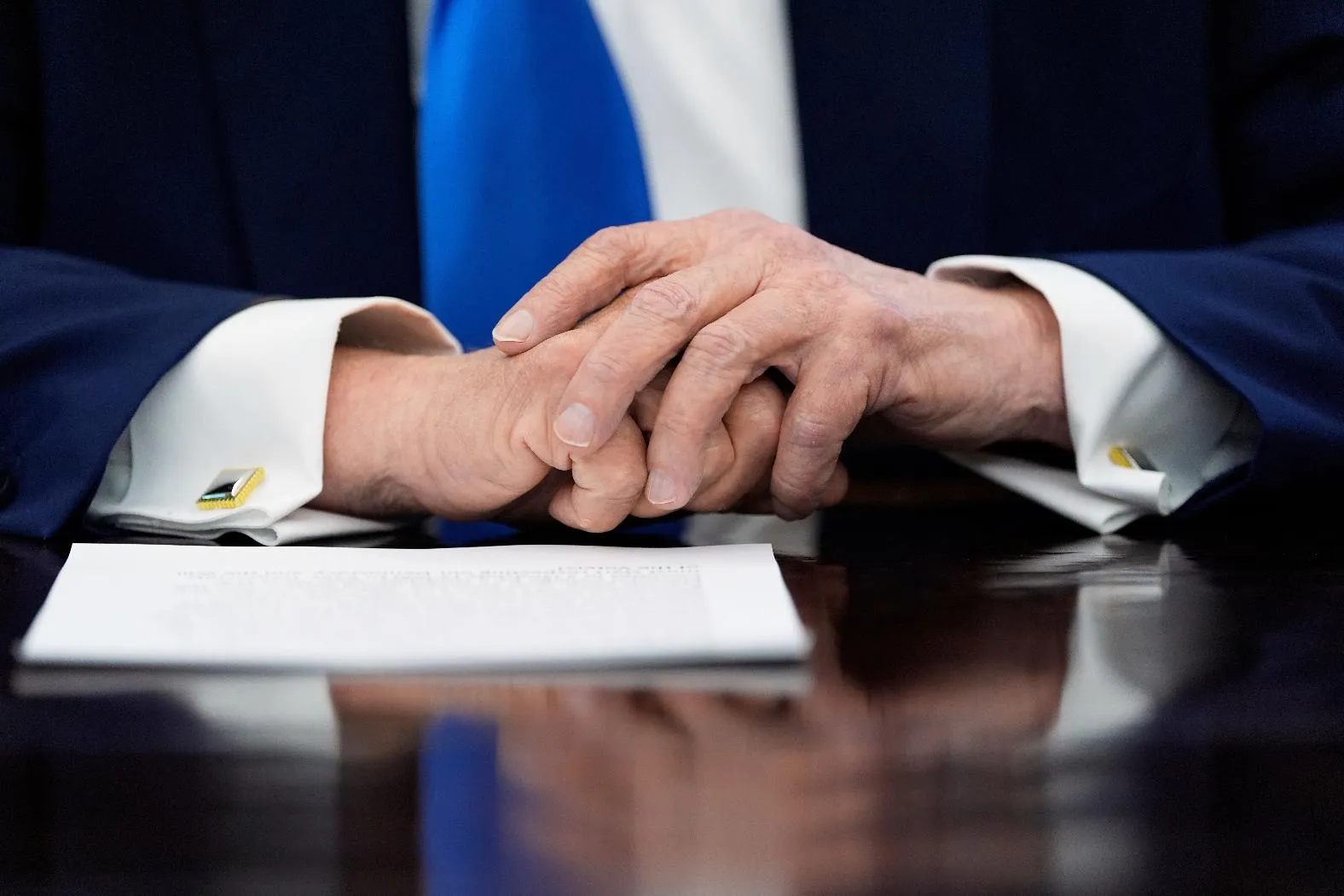 4de3d5c2670e4bb6bbea950236df49c7_main_trump_28518