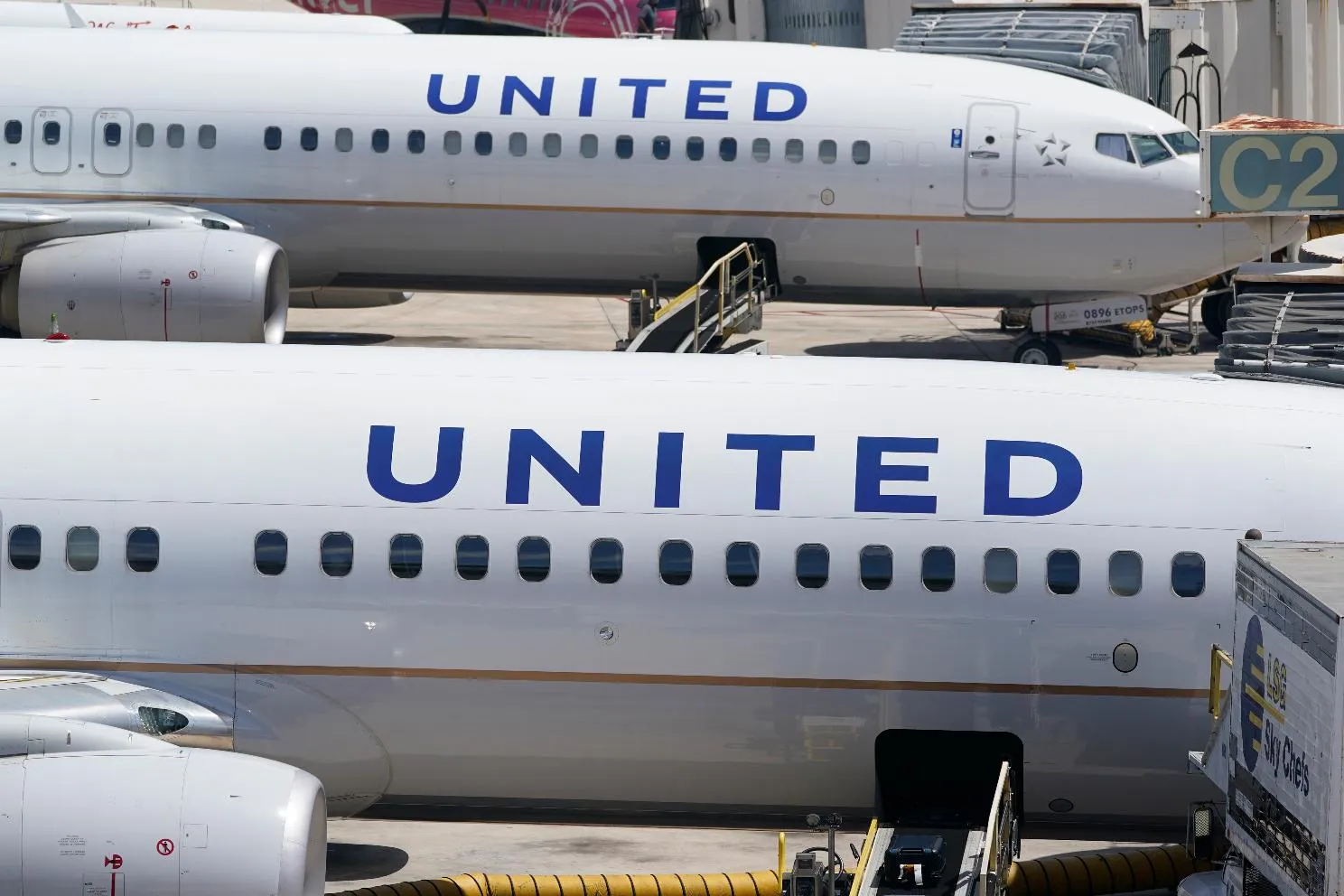 ab1d32eb82a84621b08d67093a583b10_main_united_airlines_faa_48109