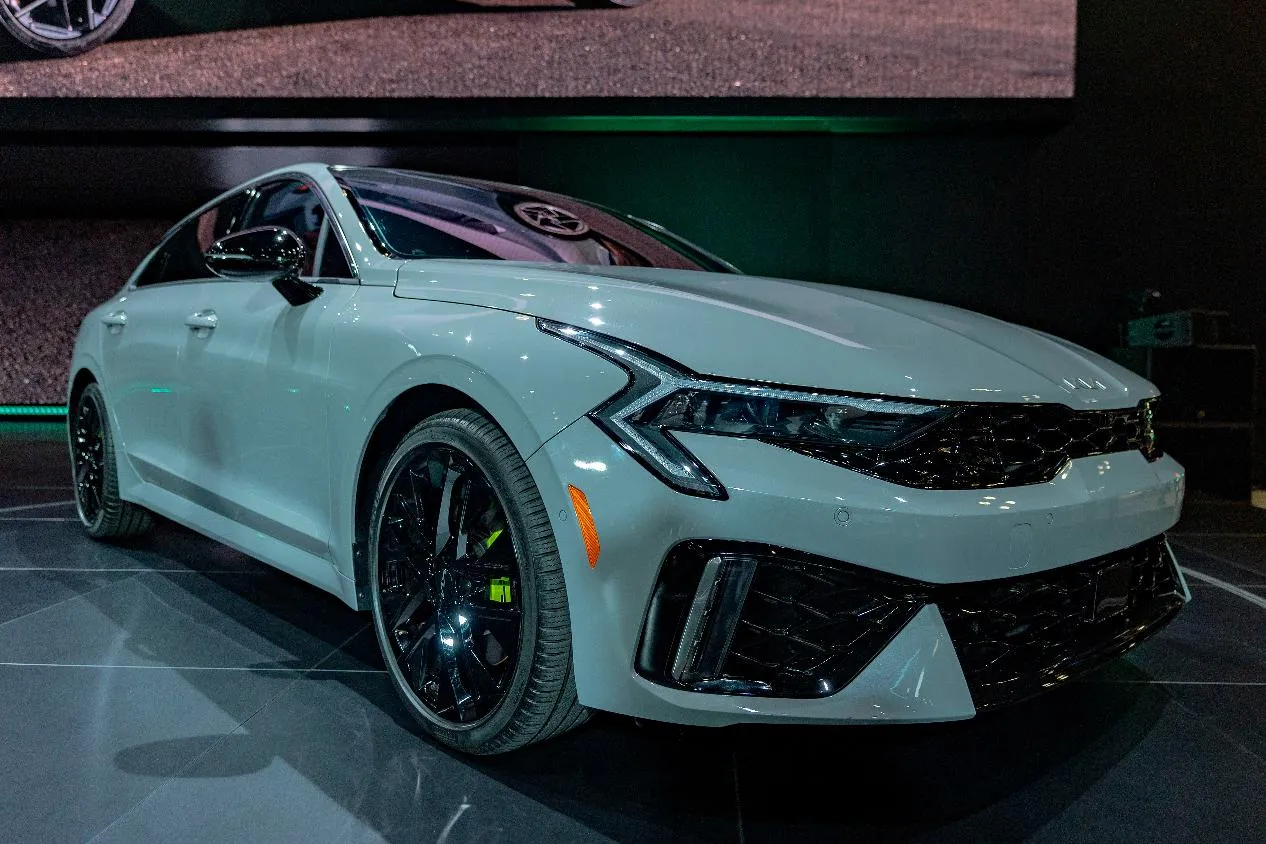 a0d93dcae4ff450f8f9eefa3078c866c_main_2024_new_york_auto_show_62930