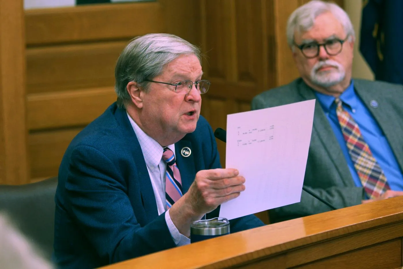 a56da2323e6e4667ab902b0f59392e7a_main_kansas_budget_taxes_64572