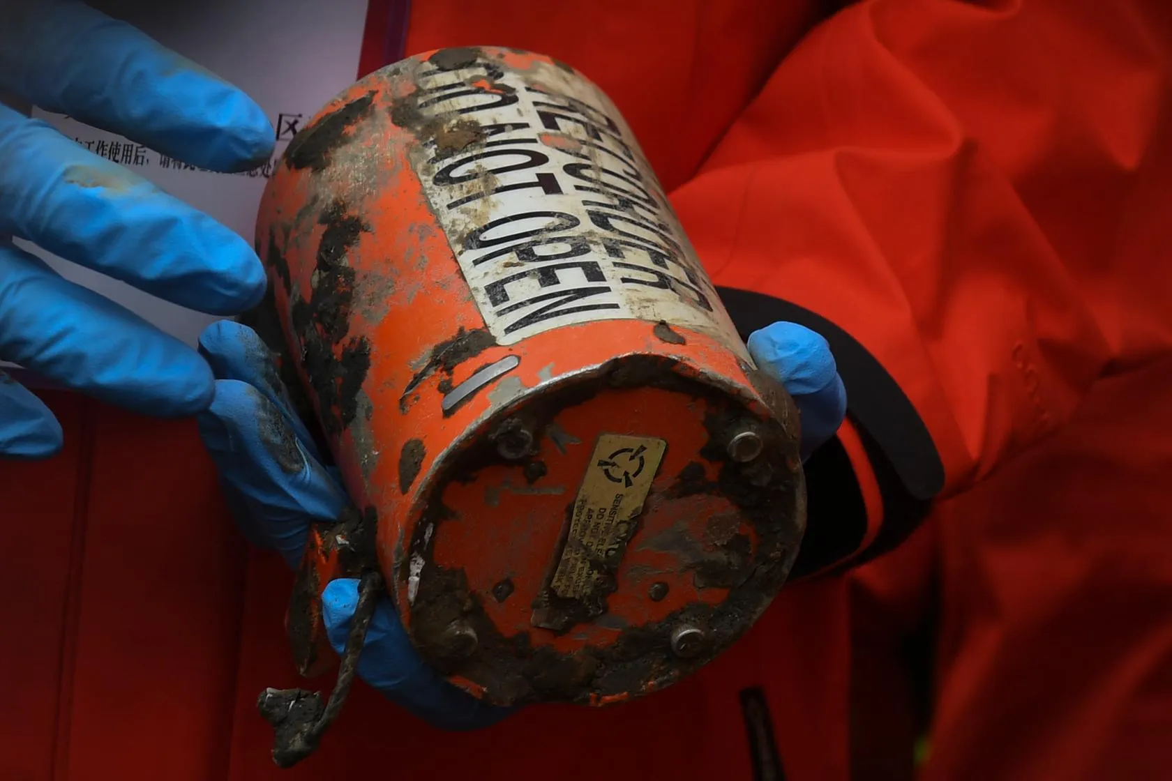 05d3cfa024bd45ae891097cb4a59b41c_main_china_plane_crash_investigation_22155