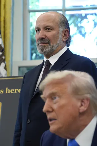 b717f85a8d9d49c68a75b80aef6b922f_preview_trump_88858