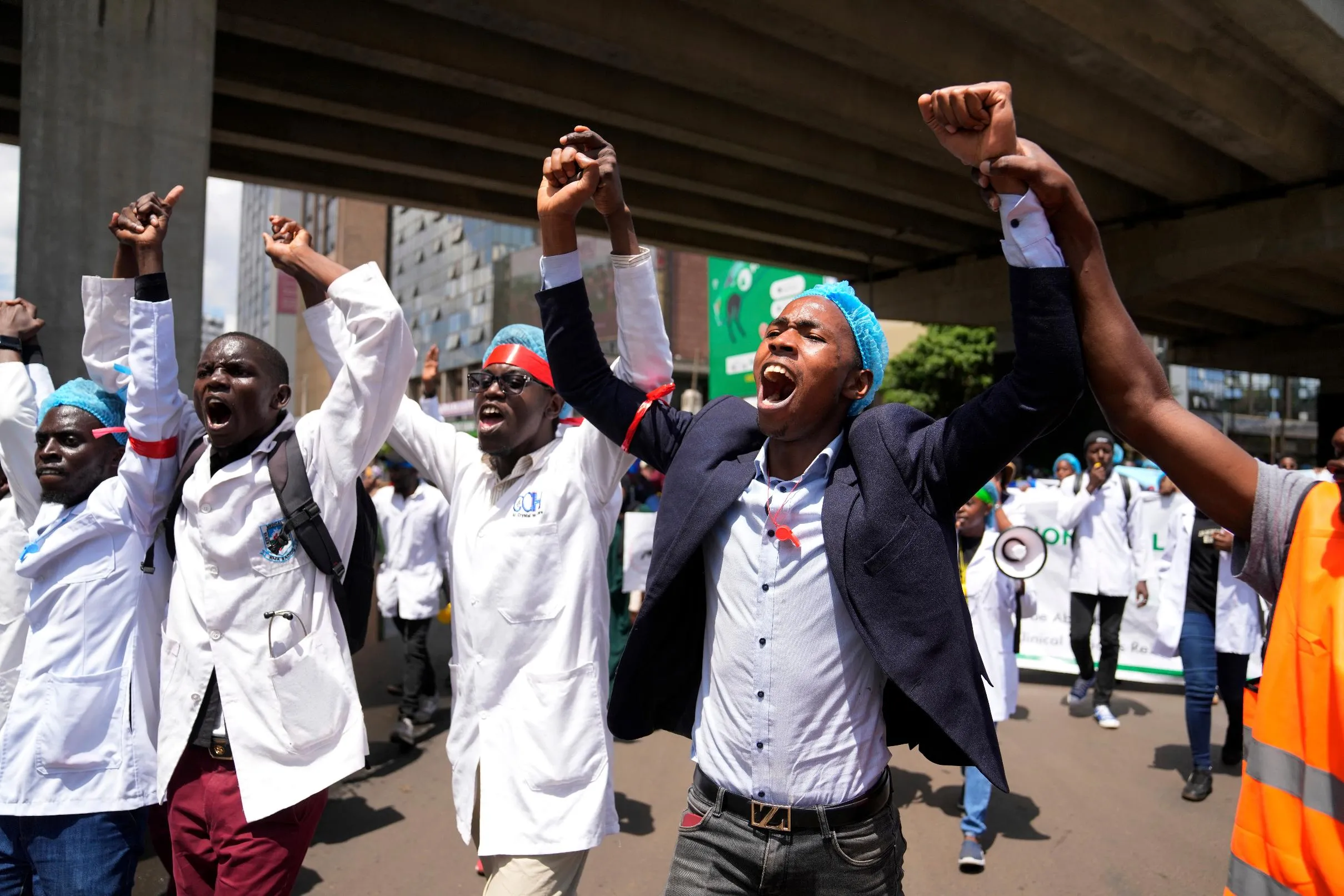 78a94b2636fc4c42a012c9304eb9c0d5_main_kenya_doctors_strike_41435